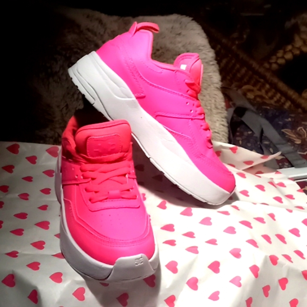 DC Shoes Amazing Neon Street Sneakers -  Women | Color: Pink |Size 7